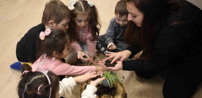minikler hem egleniyor hem ogreniyor rKQyXnq2.jpg