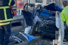 otomobil bariyerlere ok gibi saplandi anne ve oglu hayatini kaybetti GCSniRAV.jpg