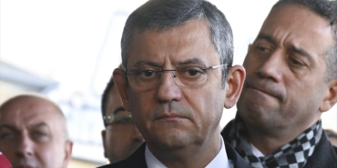 ozgur ozel saadet partisi milletvekili bitmezi hastanede ziyaret etti h5adZpka.jpg