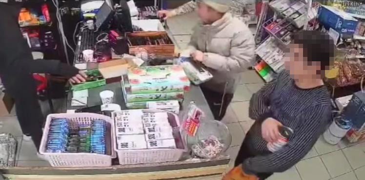 AYNI YÖNTEMLE 2 FIRIN VE MARKETTEN SMA HASTASI ÇOCUĞUN KUMBARASINI ÇALDILAR VİCDANSIZLIĞIN BU KADARI: SMA HASTASI ÇOCUĞUN KUMBARASINI ÇALDILAR