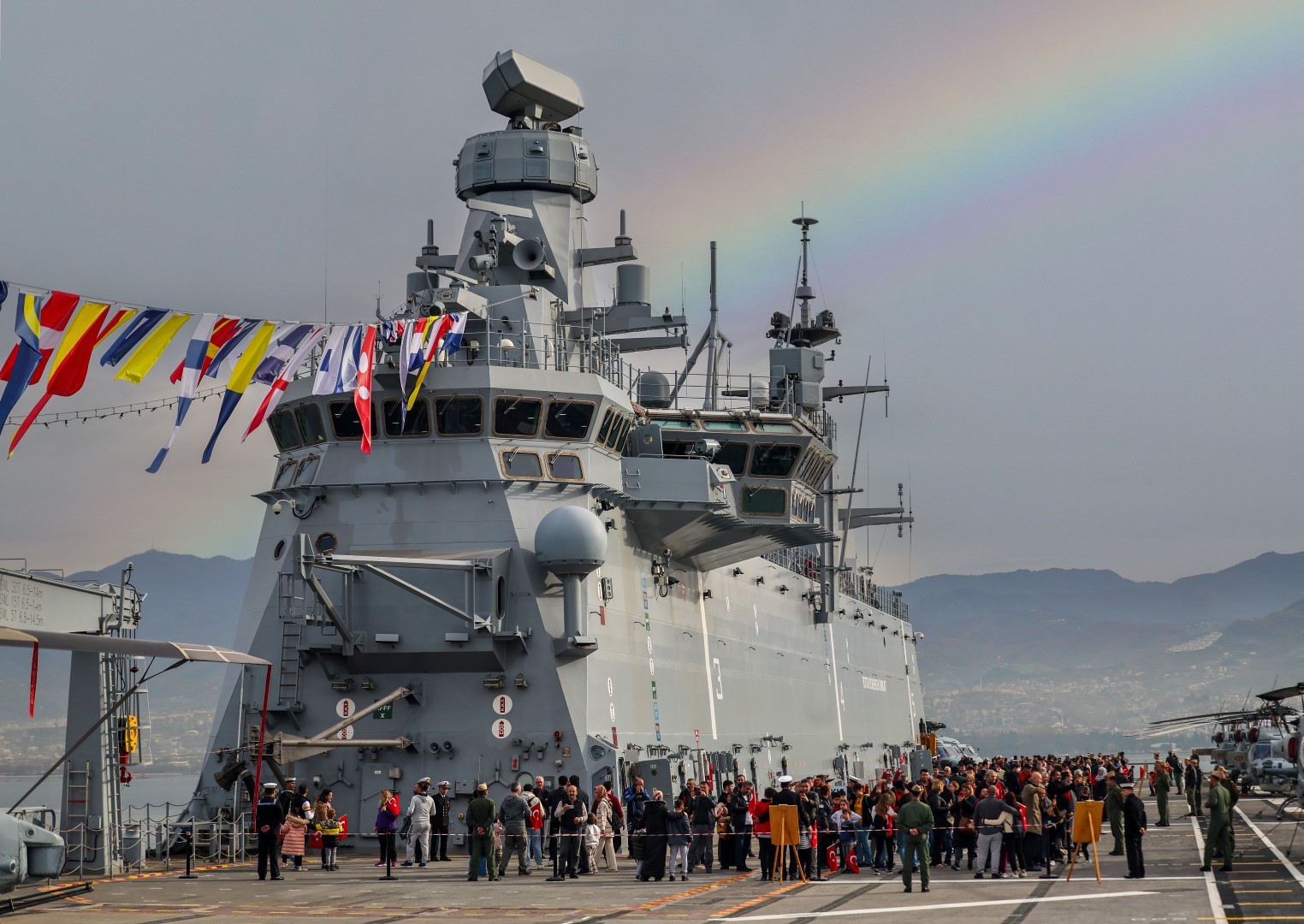 tcg anadolu kocaeliyi gururlandirdi XtjLImOs.jpg