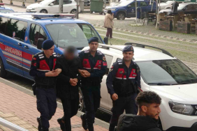 tek tus dehseti onledi genc kadinin yardimina 3 dakikada yetistiler qKhN3Oya.jpg