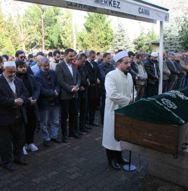 trafik kazasinda olen genc son yolculuguna ugurlandi TViKAzbS.jpg