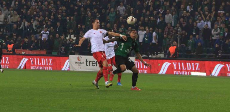 trendyol 1 lig kocaelispor 0 umraniyespor 3 AP47ntM7.jpg