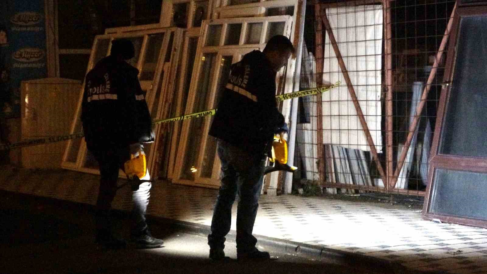 yol kenarinda bicaklanmis halde bulunan sahis hayatini kaybetti eMmnTvG8.jpg