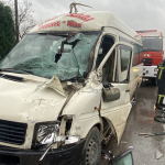 yolcu minibusu kamyona carpti 2 yarali YR9LOwDH.jpg