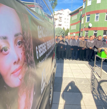6 KİŞİYE UMUT OLAN SAĞLIK TEKNİSYENİ SON YOLCULUĞUNA UĞURLANDI ORGAN BAĞIŞÇISI KADININ BABASI: "KIZIMLA GURUR DUYUYORUM, 6 İNSANI HAYATA DÖNDÜRDÜ" "KIZIMIN ORGANINI BAĞIŞLADIĞI İNSANLAR YAŞASIN BEN MUTLU OLURUM"