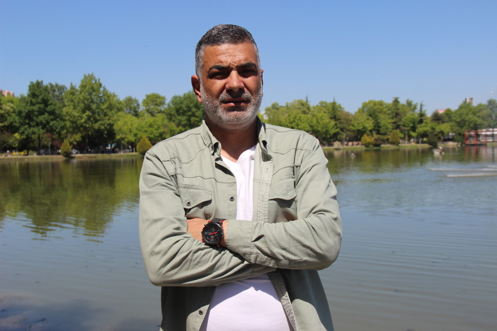 BİRBİRLERİNİN ÜSTÜNE SATIR VE SİLAHLA YÜRÜYEN ESKİ TRİBÜN LİDERLERİ ŞİKAYETLERİNDEN VAZGEÇTİ