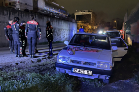 ALKOLLÜ VE EHLİYETSİZ SÜRÜCÜ POLİSTEN KAÇTI: BİR KİŞİYİ YARALADIĞI ORTAYA ÇIKTI