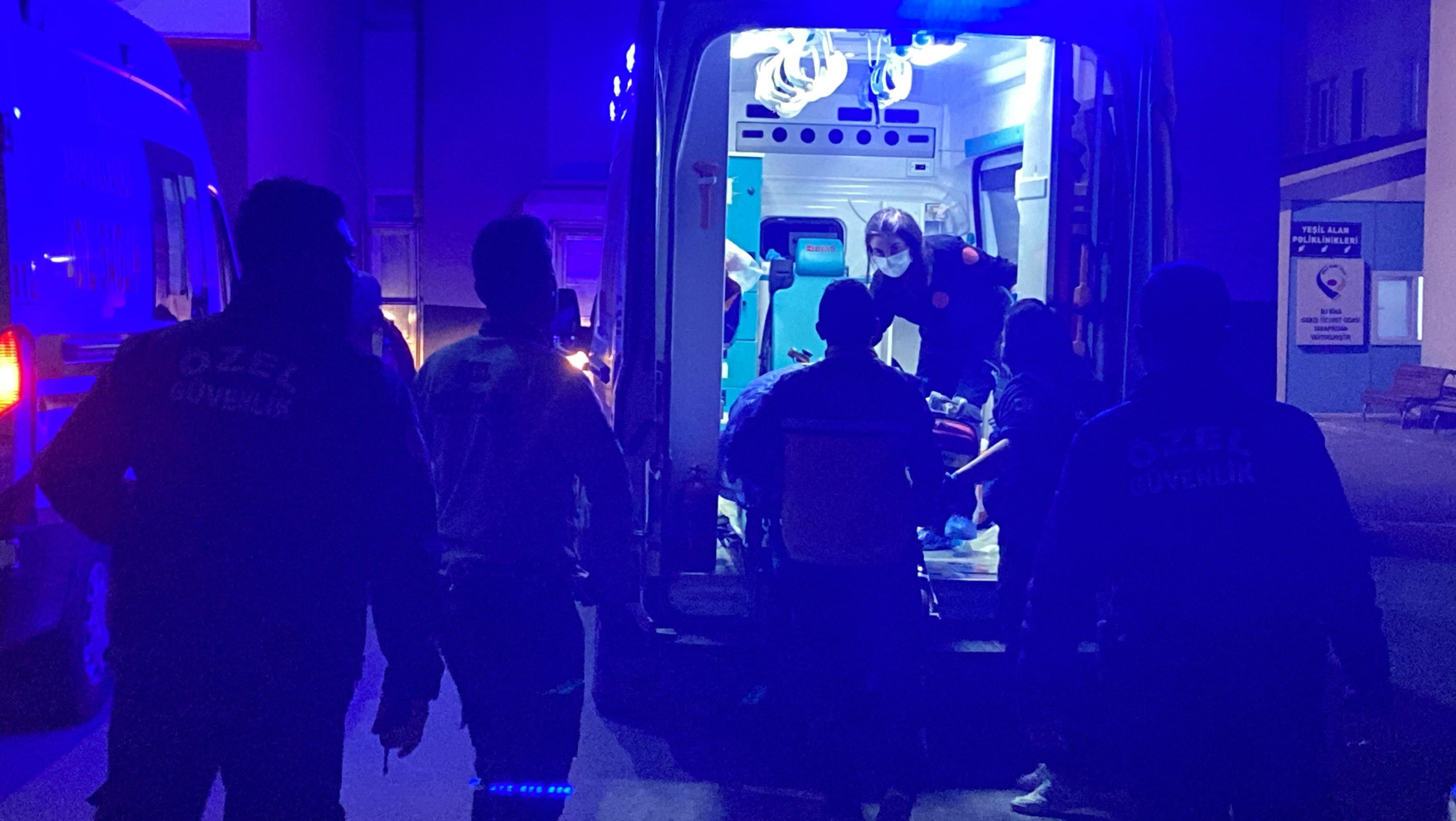 BOŞANDIĞI EŞİNE KURŞUN YAĞDIRDI: BOYNUNDAN VURULAN KADIN HAYATINI KAYBETTİ