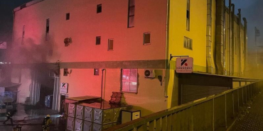 BOYA FABRİKASINDA YANGIN