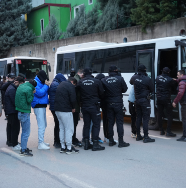 DEPREMZEDELERİ DE DOLANDIRAN, 7 MİLYONLUK VURGUNDA 33 KİŞİ TUTUKLANDI