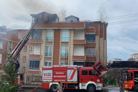 DUBLEKS DAİRE ALEV ALEV YANDI, BİNA TAHLİYE EDİLDİ