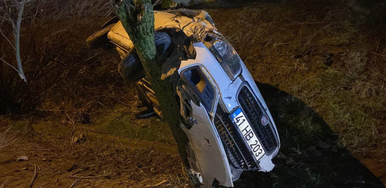 EHLİYETİNE EL KONULMUŞTU, KAZA YAPTI: 1 YARALI EHLİYETİNE EL KONULAN SÜRÜCÜ DİREKSİYON BAŞINA GEÇTİ, TAKLA ATTIĞI OTOMOBİLDE YARALANDI