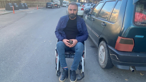 ENGELLİ ARKADAŞININ OTOMOBİLİNİ ÇALDI "ŞAKA YAPTIĞINI, GERİ GELECEĞİNİ DÜŞÜNDÜK AMA GERİ GELMEDİ"