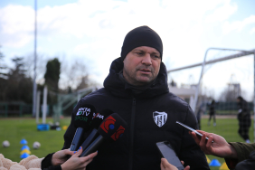 ERTUĞRUL SAĞLAM: "PUAN KAYBININ TELAFİSİNİN ÇOK KOLAY OLMAYACAĞI DÖNEMDEYİZ" KOCAELİSPOR TEKNİK DİREKTÖRÜ ERTUĞRUL SAĞLAM: "BU MAÇTAKİ İSTEĞİMİZ GOLÜ ERKEN BULMAK OLACAK" "BİZİM İÇİN HER OYUNCU ÖNEMLİ"