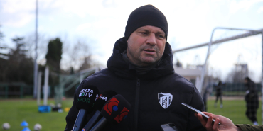 ERTUĞRUL SAĞLAM: "PUAN KAYBININ TELAFİSİNİN ÇOK KOLAY OLMAYACAĞI DÖNEMDEYİZ" KOCAELİSPOR TEKNİK DİREKTÖRÜ ERTUĞRUL SAĞLAM: "BU MAÇTAKİ İSTEĞİMİZ GOLÜ ERKEN BULMAK OLACAK" "BİZİM İÇİN HER OYUNCU ÖNEMLİ"