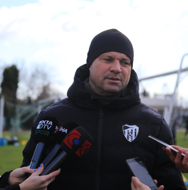 ERTUĞRUL SAĞLAM: "PUAN KAYBININ TELAFİSİNİN ÇOK KOLAY OLMAYACAĞI DÖNEMDEYİZ" KOCAELİSPOR TEKNİK DİREKTÖRÜ ERTUĞRUL SAĞLAM: "BU MAÇTAKİ İSTEĞİMİZ GOLÜ ERKEN BULMAK OLACAK" "BİZİM İÇİN HER OYUNCU ÖNEMLİ"
