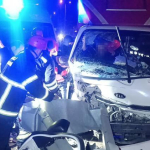 GEBZE'DE KAMYONET BARİYERLERE OK GİBİ SAPLANDI: 1 YARALI