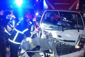 GEBZE'DE KAMYONET BARİYERLERE OK GİBİ SAPLANDI: 1 YARALI