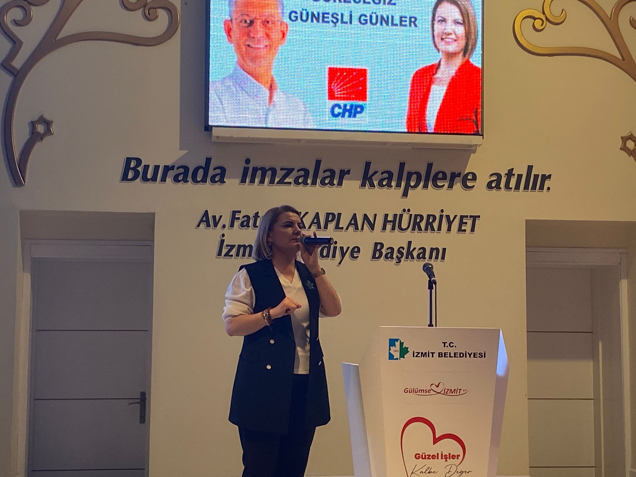 Hürriyet “PARTİLİ GİBİ GÖZÜKÜP İHANET EDENLER VAR”