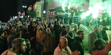 Hürriyet Vicdan nerede biz oradayız'' sloganlarıyla karşılandı