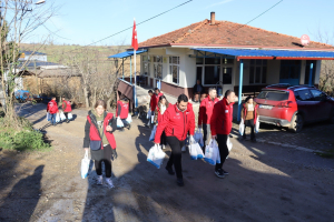 İZMİT BELEDİYESİ EKİPLERİ KÖY KÖY GEZEREK TALEPLERİ DİNLİYOR