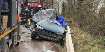 ELEKTRİK ARIZA BAKIM ARACI İLE OTOMOBİL ÇARPIŞTI : 1 ÖLÜ