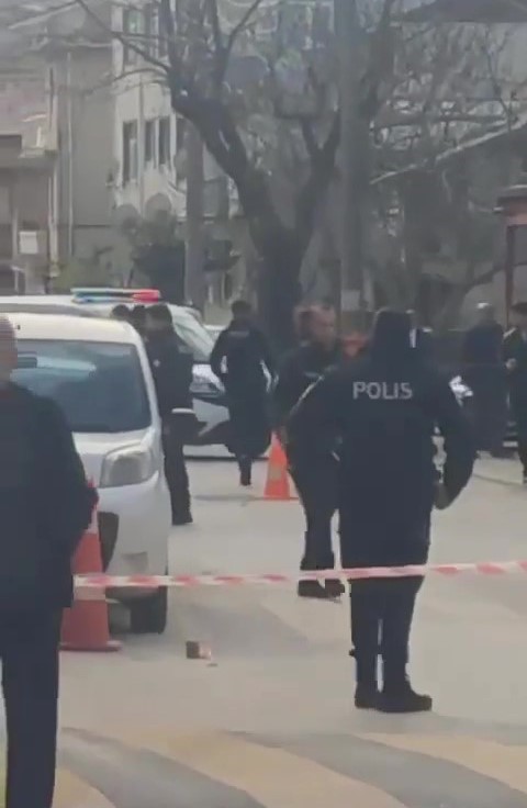 KOCAELİ'DE GALERİYE SİLAHLI SALDIRI: 1 ÇOCUK YARALANDI