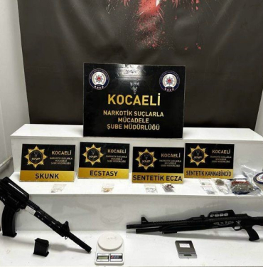 KOCAELİ'DE UYUŞTURUCU OPERASYONU: 3 TUTUKLAMA