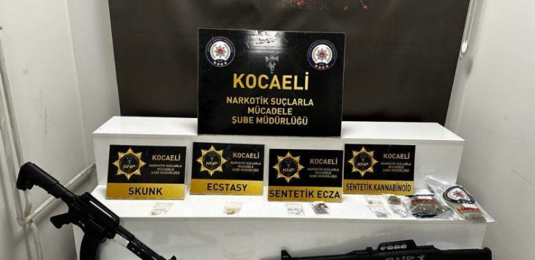 KOCAELİ'DE UYUŞTURUCU OPERASYONU: 3 TUTUKLAMA