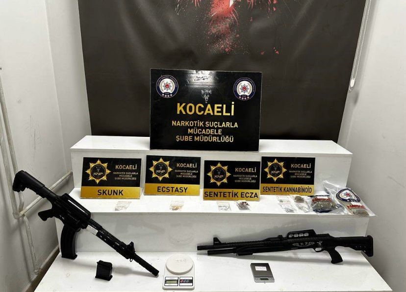 KOCAELİ'DE UYUŞTURUCU OPERASYONU: 3 TUTUKLAMA