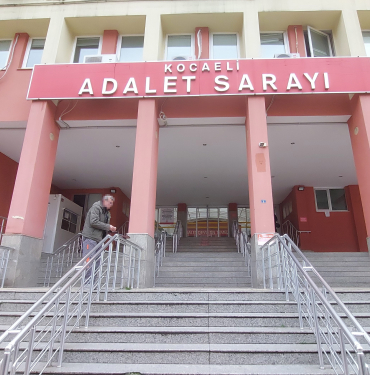 PROMOSYON ÖDEMESİ ALACAĞINI DÜŞÜNÜRKEN DOLANDIRILDI HAKKINDA DAVA AÇILAN SANIĞIN KOCAELİ 7. AĞIR CEZA MAHKEMESİNDE YARGILANMASINA DEVAM EDİLDİ
