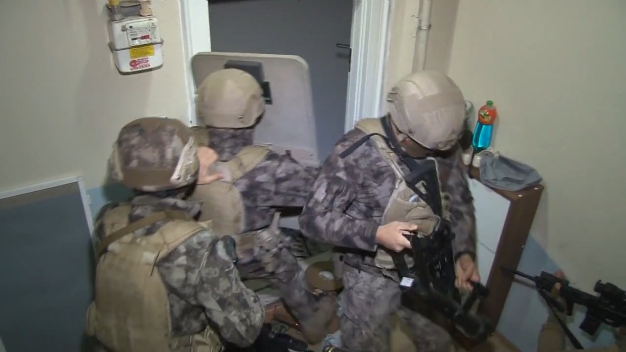 Sahte ilanlarla 7 milyonluk vurgun Depremde çocuğunu kaybeden aileleri bile dolandırmışlar