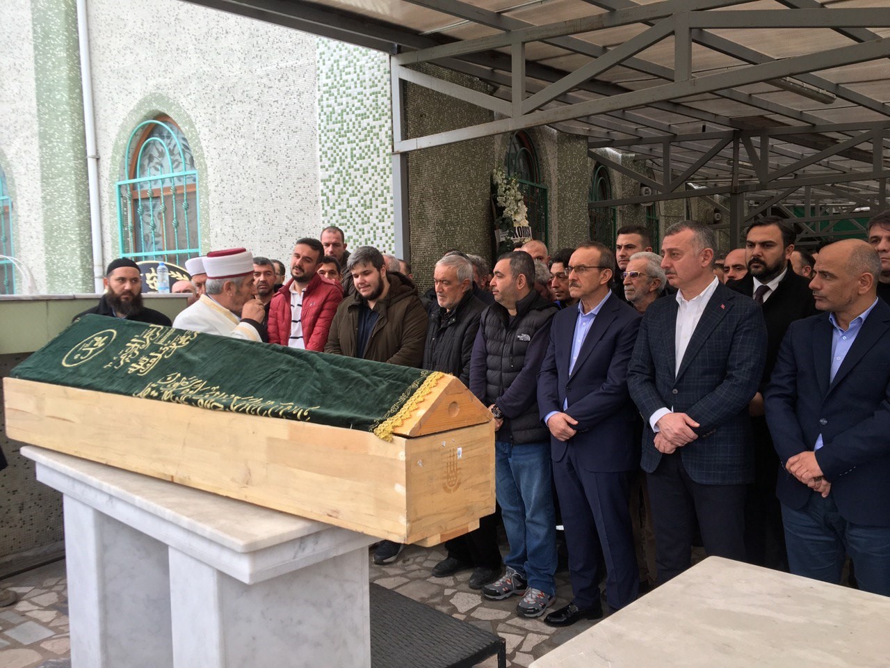 ŞEHİTLERİ ANMAK İÇİN GİTTİKLERİ ŞEHİRDE ÖLEN 2 KİŞİ MEMLEKETLERİ KOCAELİ'DE TOPRAĞA VERİLDİ