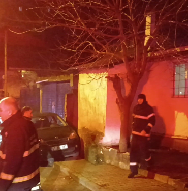 SOBADAN YÜKSELEN DUMAN YAŞLI ADAMI HASTANELİK ETTİ