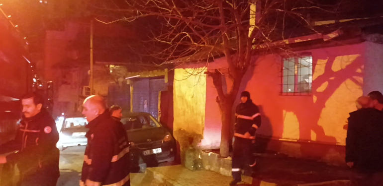 SOBADAN YÜKSELEN DUMAN YAŞLI ADAMI HASTANELİK ETTİ