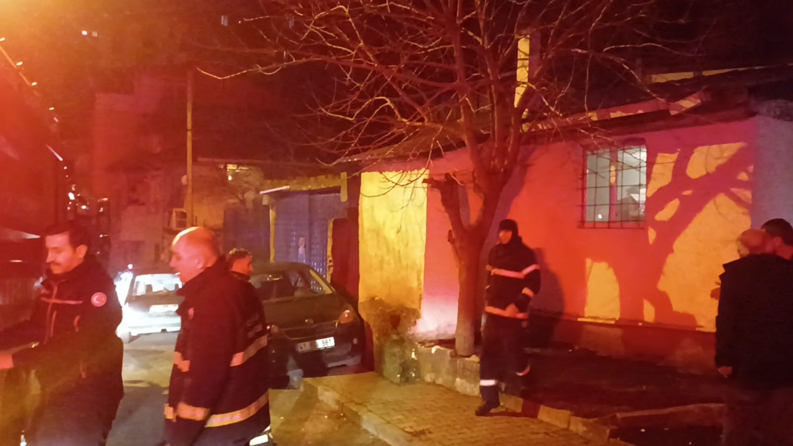 SOBADAN YÜKSELEN DUMAN YAŞLI ADAMI HASTANELİK ETTİ