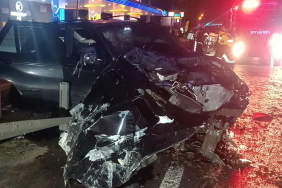 TAKLA ATAN OTOMOBİL 300 METRE SÜRÜKLENDİ, SÜRÜCÜ OLAY YERİNDEN KAÇTI