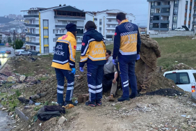 TAKSİ İLE ÇARPIŞAN ARAÇ ARAZİYE UÇTU: 4 YARALI