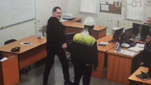 Tezcan Galvaniz' de skandal olay. Hazır olda bekletip hakaret etti