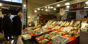 TEZGAHLARDA BOLCA BULUNAN HAMSİ 160 TL'YE SATILIRKEN, LÜFER 360, TURNA MEZGİT 500 TL