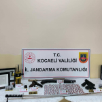 UYUŞTURUCU OPERASYONUNDA 3 KILIÇ ELE GEÇİRİLDİ