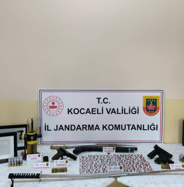 UYUŞTURUCU OPERASYONUNDA 3 KILIÇ ELE GEÇİRİLDİ