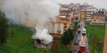 YAŞLI ÇİFTİN EVİNDE YANGIN PANİĞİ