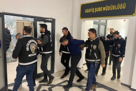 4 MİLYON LİRALIK MALZEME ÇALAN HIRSIZLAR SUÇÜSTÜ YAKALANDILAR 7 ŞÜPHELİ, İSTANBUL'DAN HIRSIZLIK İÇİN GELDİKLERİ KOCAELİ'DE YAKAYI ELE VERDİLER