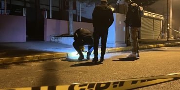 ALKOLLÜ ŞAHIS RASTGELE ATEŞ AÇTI: FACİA TEĞET GEÇTİ KURŞUN DAİRENİN MUTFAĞINA İSABET ETTİ