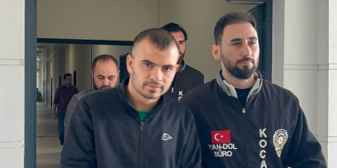 DÜŞÜK AYARLI ALTINLARLA 5 KUYUMCUYU 200 BİN TL DOLANDIRDILAR
