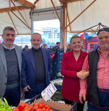 Hürriyet’ten Yeşilova Pazarı’nda içten buluşma