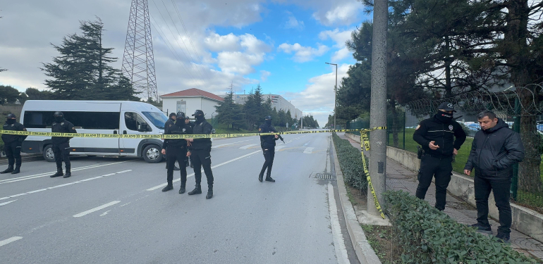 KOCAELİ'DE BİR FABRİKADA ÇALIŞANLARIN REHİN ALINDIĞI İDDİASI